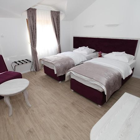 Apis Hotel Trebinje Eksteriør bilde