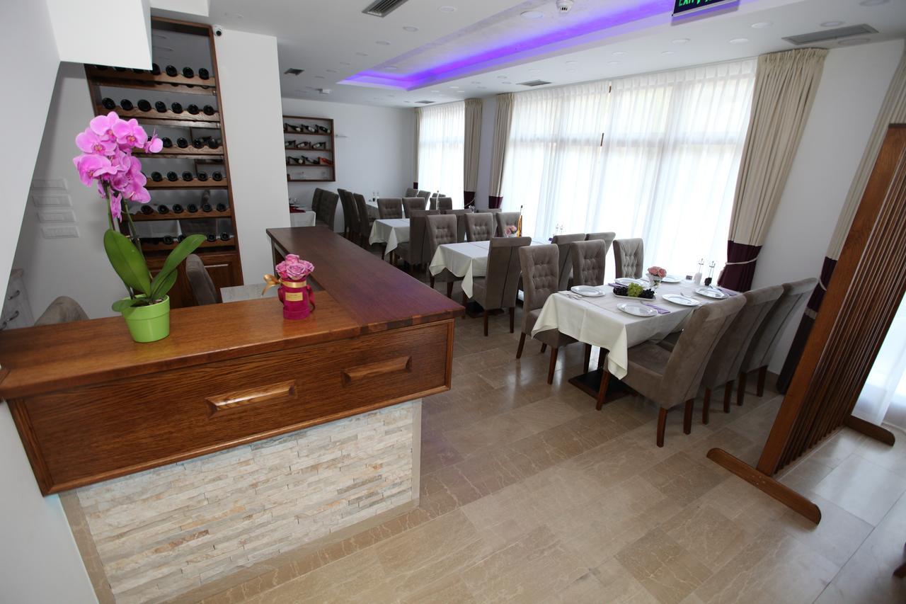 Apis Hotel Trebinje Eksteriør bilde