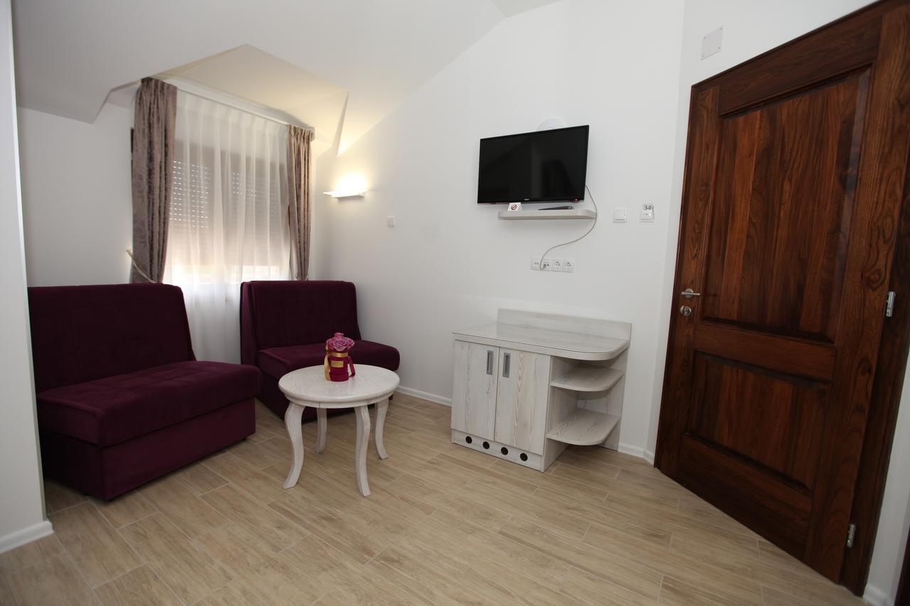 Apis Hotel Trebinje Eksteriør bilde