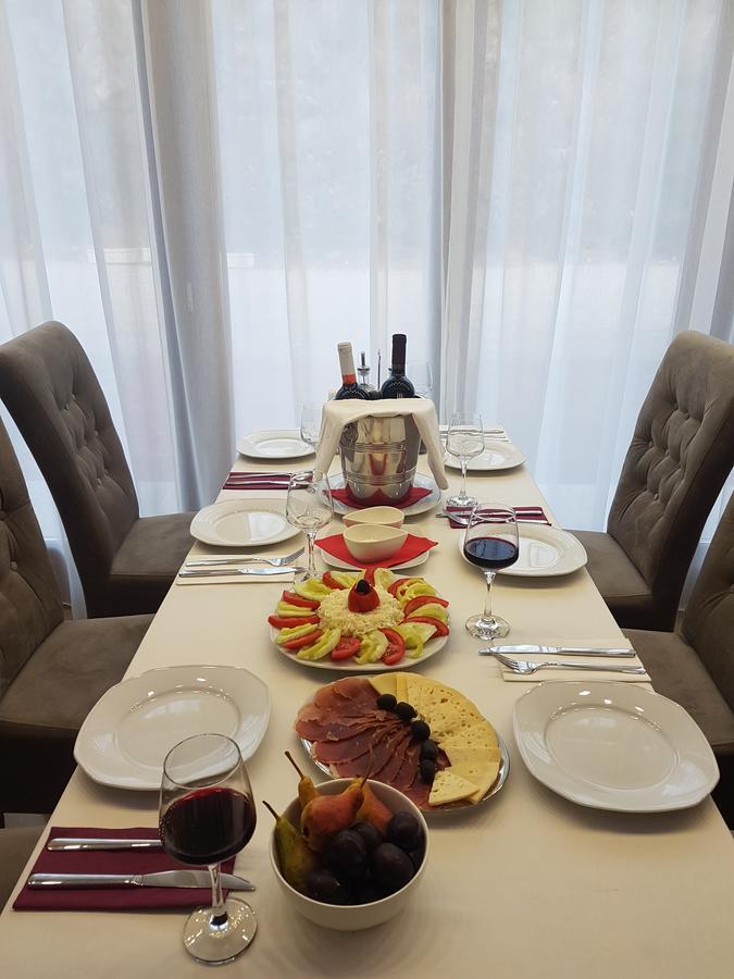 Apis Hotel Trebinje Eksteriør bilde
