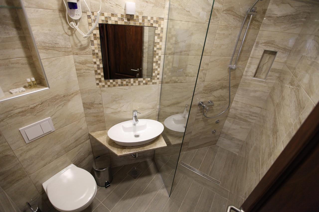 Apis Hotel Trebinje Eksteriør bilde