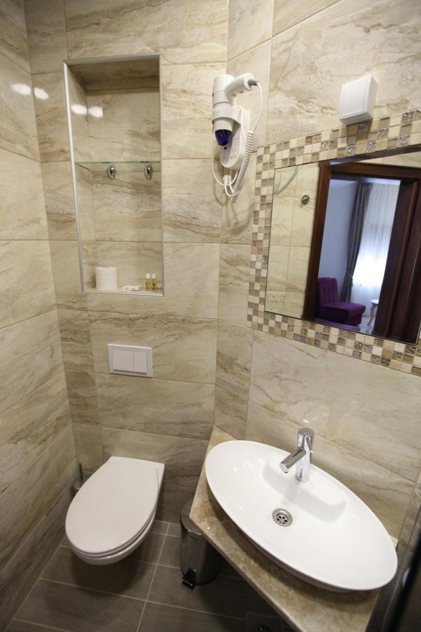 Apis Hotel Trebinje Eksteriør bilde