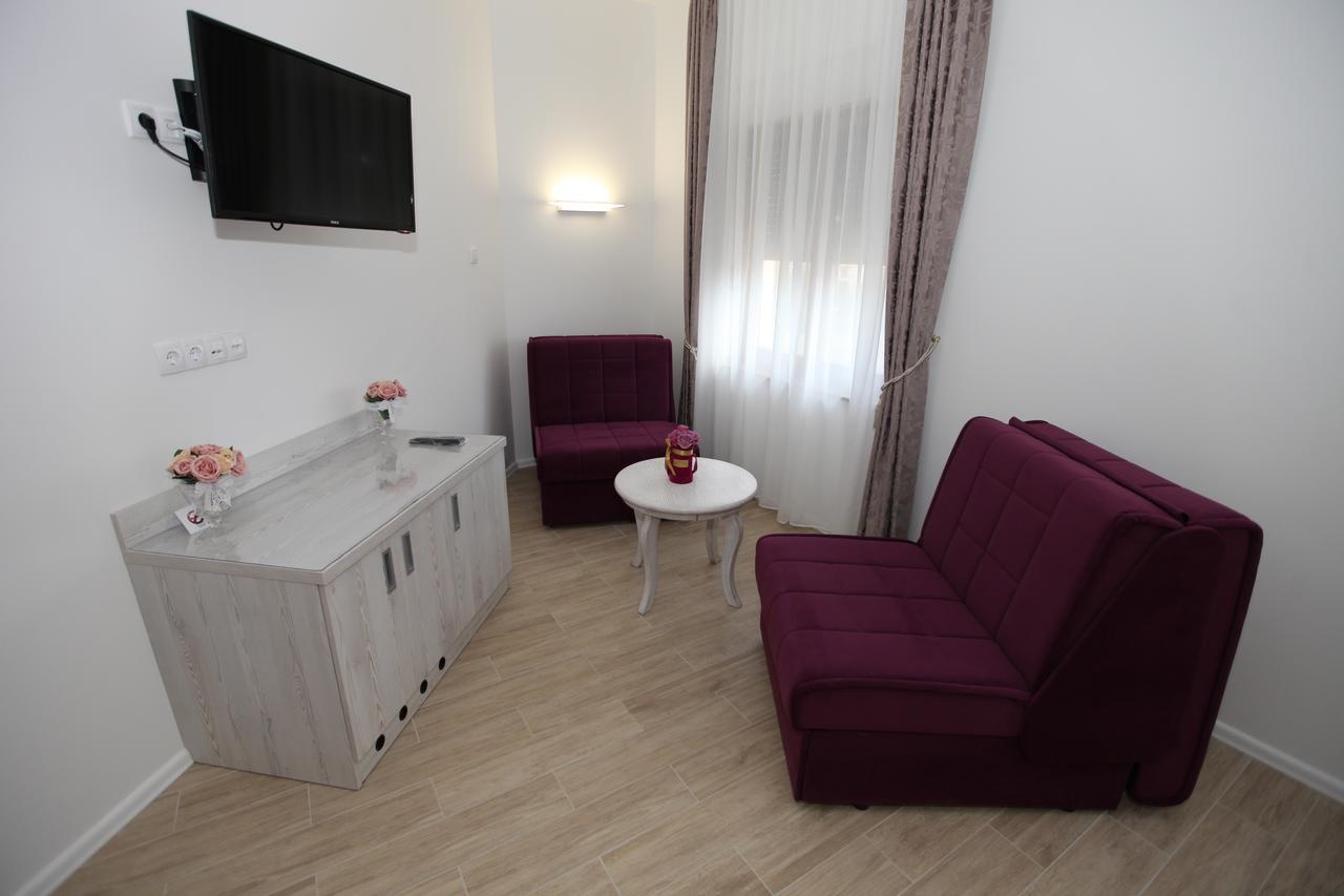 Apis Hotel Trebinje Eksteriør bilde